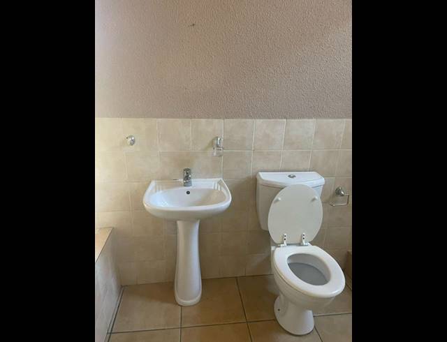 2 BEDROOM APARTMENT FOR SALE IN LASER PARK